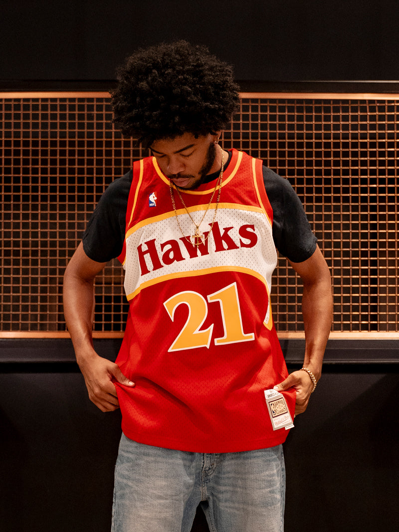 Mitchell & Ness Hawks 1986 Dominique Wilkins Road Swingman Jersey